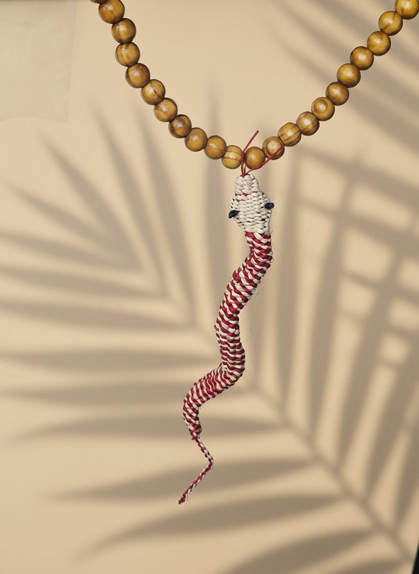 Collar culebra - tejido en rafia